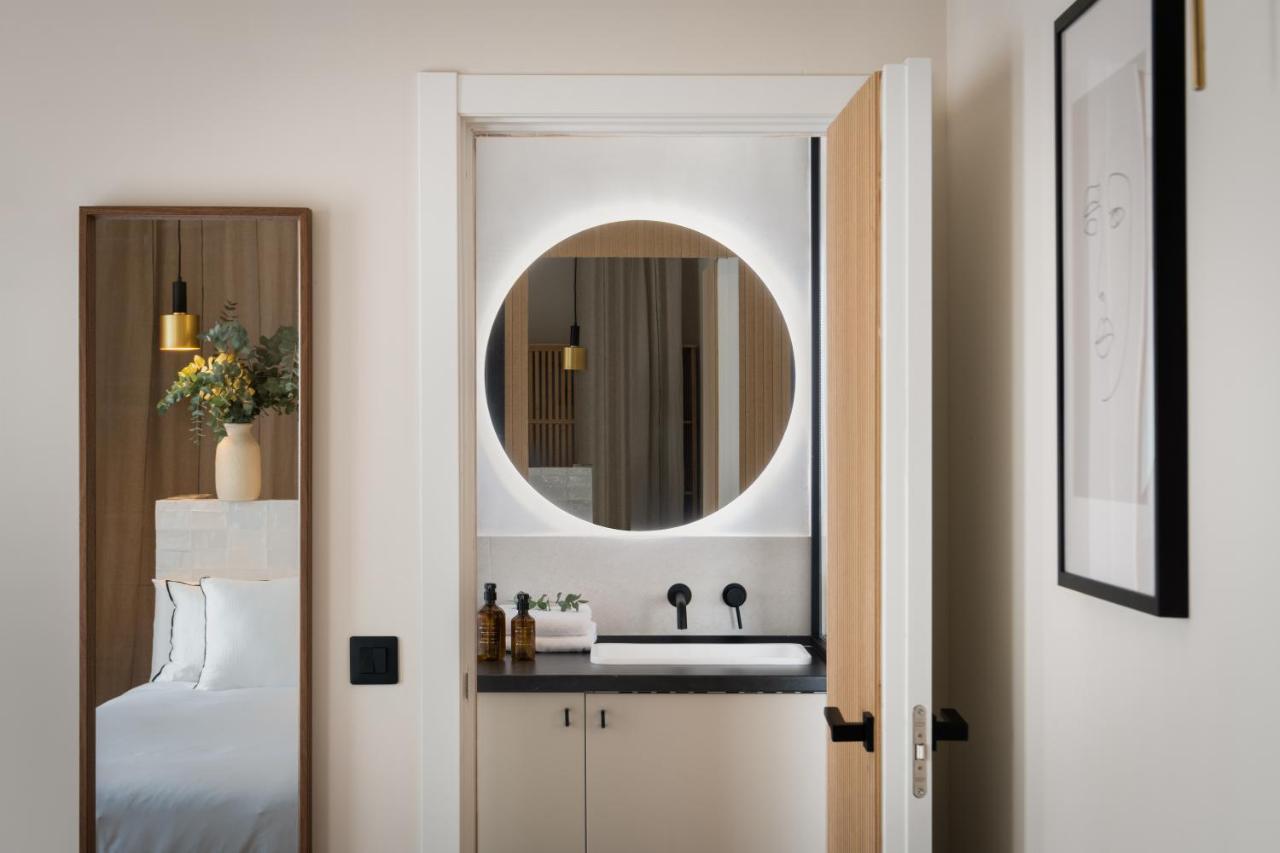 Magno Apartments Robles With Jacuzzi And Private Parking Севиля Екстериор снимка
