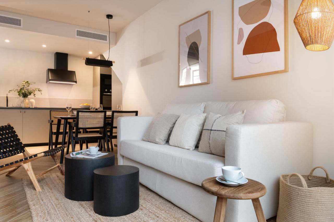Magno Apartments Robles With Jacuzzi And Private Parking Севиля Екстериор снимка